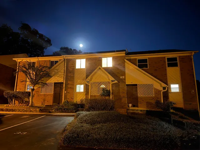 $2,050 | 3207 Shamrock Street East, Unit 33, Tallahassee, FL 32309