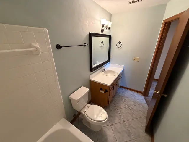 $2,050 | 3207 Shamrock Street East, Unit 33, Tallahassee, FL 32309