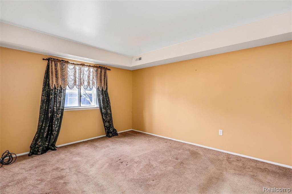 27374 Evergreen Road, Unit 4 Lathrup Village, MI 48076 - Photo 10 of 26