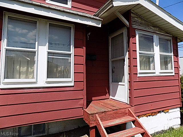 2266 Manchester Road Akron, OH 44314 - Photo 3 of 18