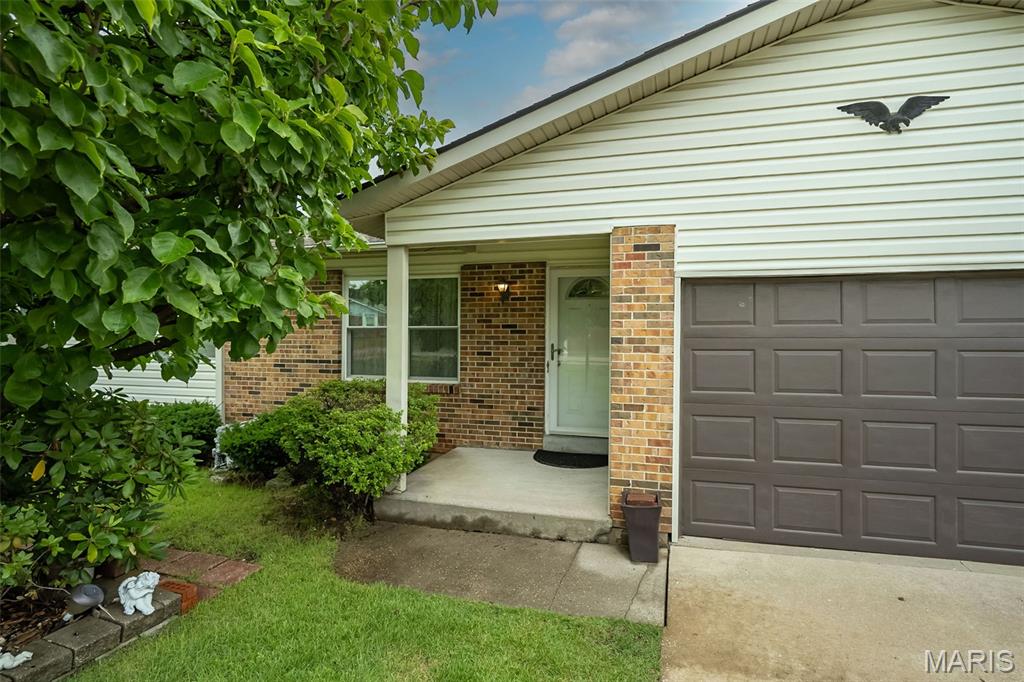 408 Birdie Hills Road St. Peters, MO 63376 - Photo 2 of 32