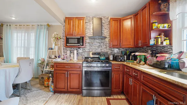 $950,000 | 94-16 215th Place | Queens Village