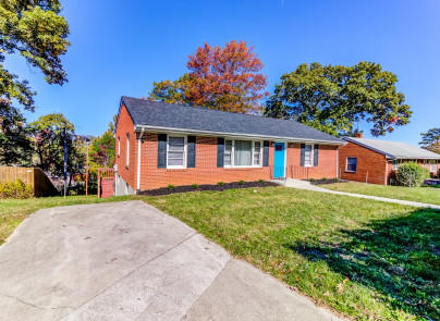 1095 Glenn Ridge Road Northwest Roanoke, VA 24017 - Photo 2 of 24 CA4204A8-F8A7-465C-8C6A-5CB17D742041