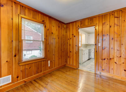 1095 Glenn Ridge Road Northwest Roanoke, VA 24017 - Photo 5 of 24 5E20EDC2-4A6B-48CE-BEE2-1DCE5203300B