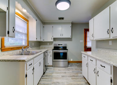 1095 Glenn Ridge Road Northwest Roanoke, VA 24017 - Photo 6 of 24 F53F0BC3-8F8F-44DC-AFD5-0C0F50A71054