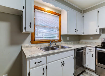 1095 Glenn Ridge Road Northwest Roanoke, VA 24017 - Photo 7 of 24 4BD9E34C-24BC-4136-A25A-5D289FAC8D78