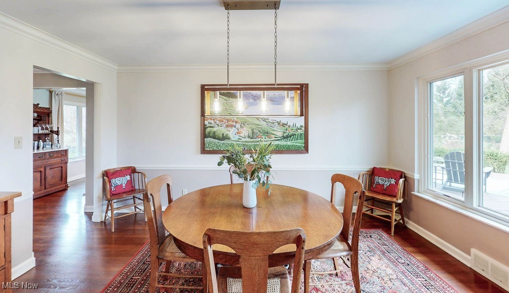 17477 Shelburne Road Cleveland, OH 44118 - Photo 9 of 48 Gallery Image 9