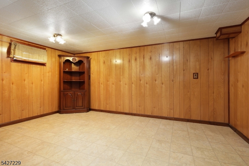 76 Harrison Street Clark, NJ 07066 - Photo 23 of 28