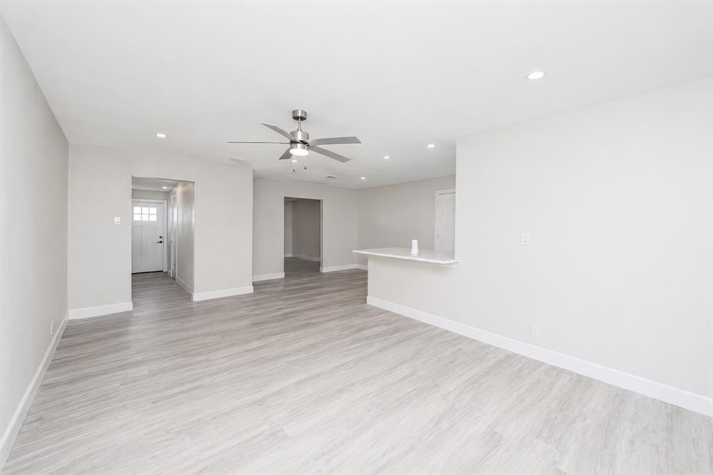 504 Pecan Street Crowley, TX 76036 - Photo 10 of 30