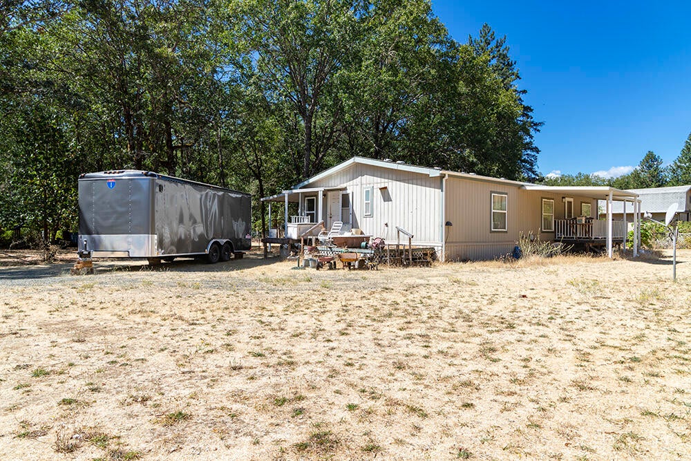 276 Boyer Road Grants Pass, OR 97526 - Photo 14 of 24 16
