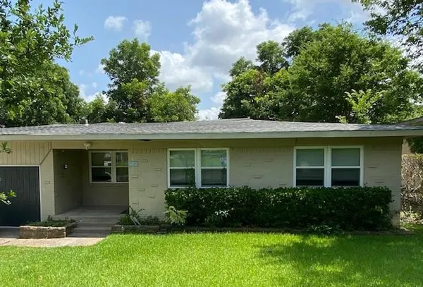 $2,650 | 2125 Forest Oaks Drive, Dallas, TX 75228