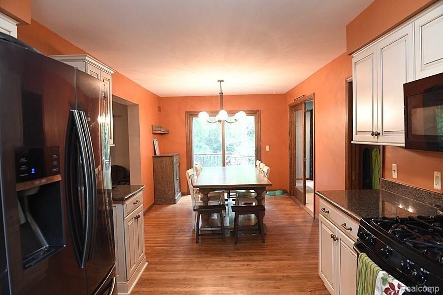689 Ten Point Drive Rochester Hills, MI 48309 - Photo 29 of 70