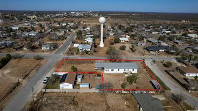 $140,000 | 303 North 19th Street, Carrizo Springs, TX 78834