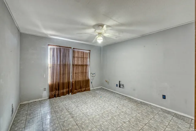 $140,000 | 303 North 19th Street, Carrizo Springs, TX 78834