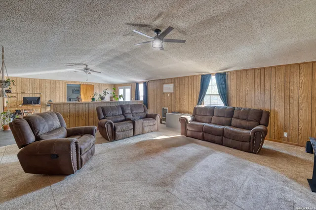 $140,000 | 303 North 19th Street, Carrizo Springs, TX 78834