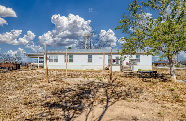 $140,000 | 303 North 19th Street, Carrizo Springs, TX 78834