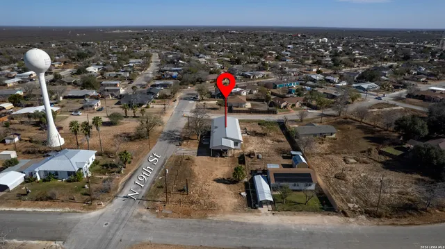 $140,000 | 303 North 19th Street, Carrizo Springs, TX 78834