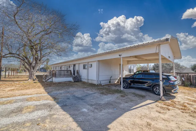 $140,000 | 303 North 19th Street, Carrizo Springs, TX 78834