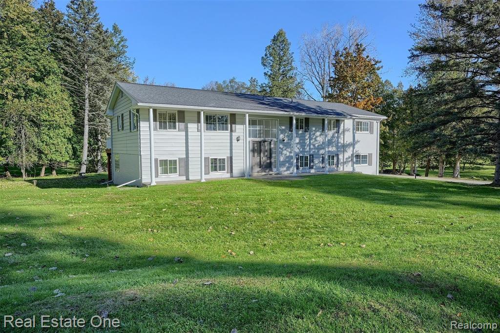 2060 Bretton Drive South Rochester Hills, MI 48309 - Photo 3 of 39