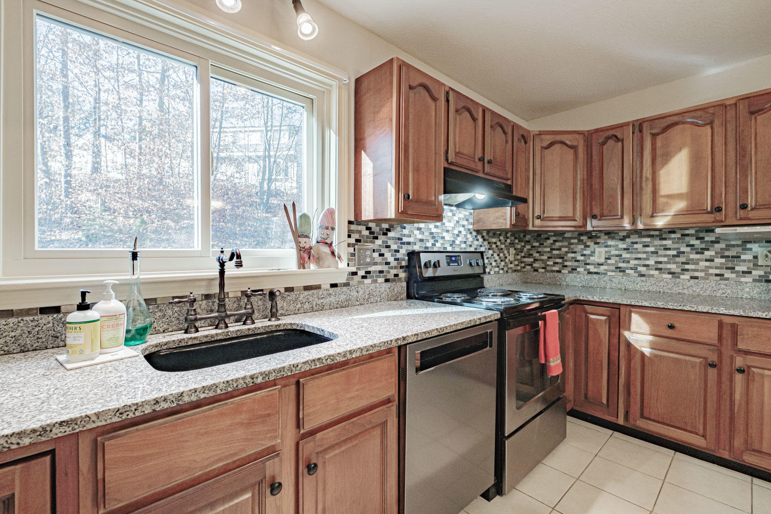 11 Marginal Way Springvale, ME 04083 - Photo 9 of 40 Kitchen