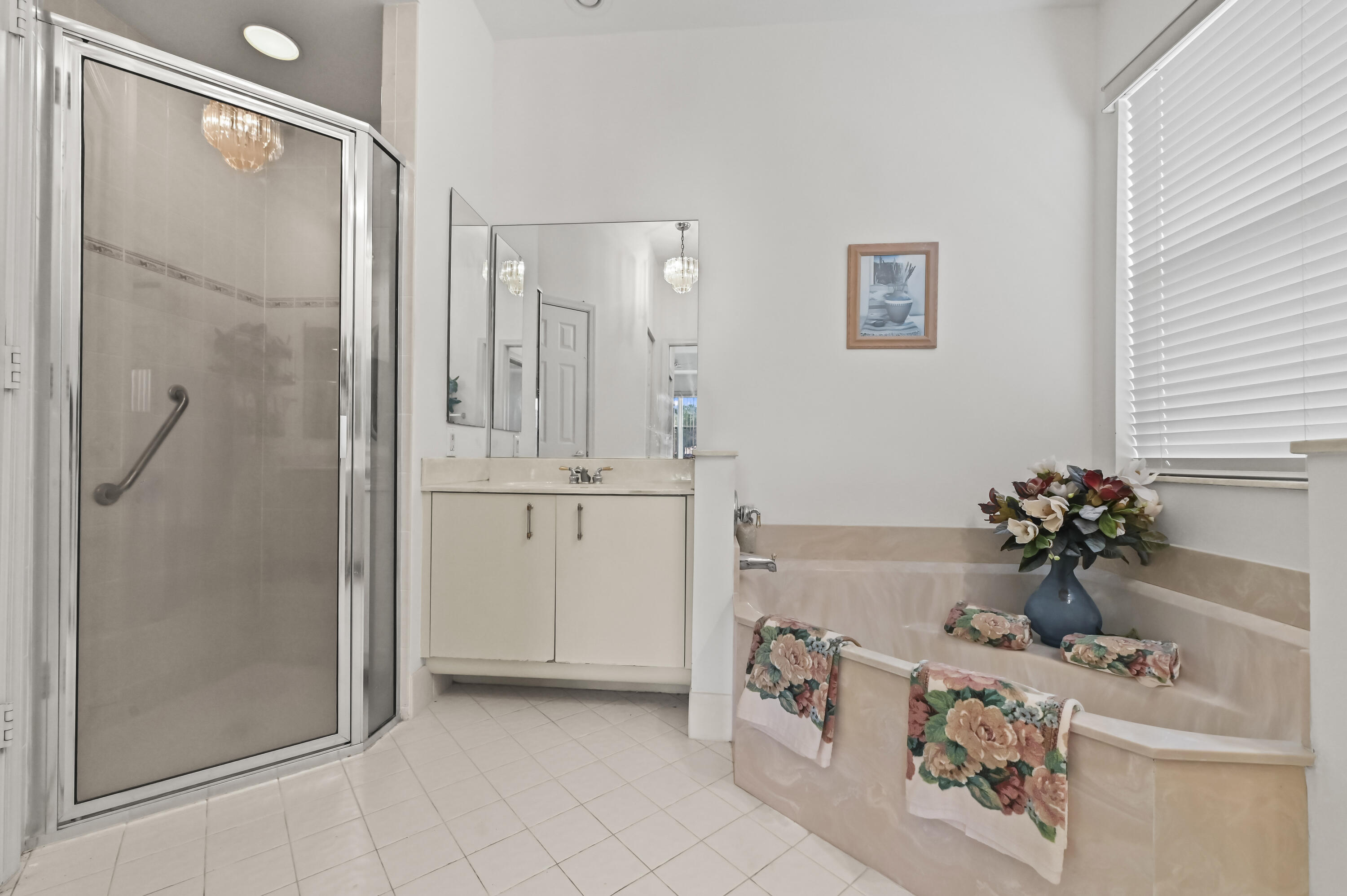 12697 Maypan Drive Boca Raton, FL 33428 - Photo 15 of 32 25 Bathroom 01