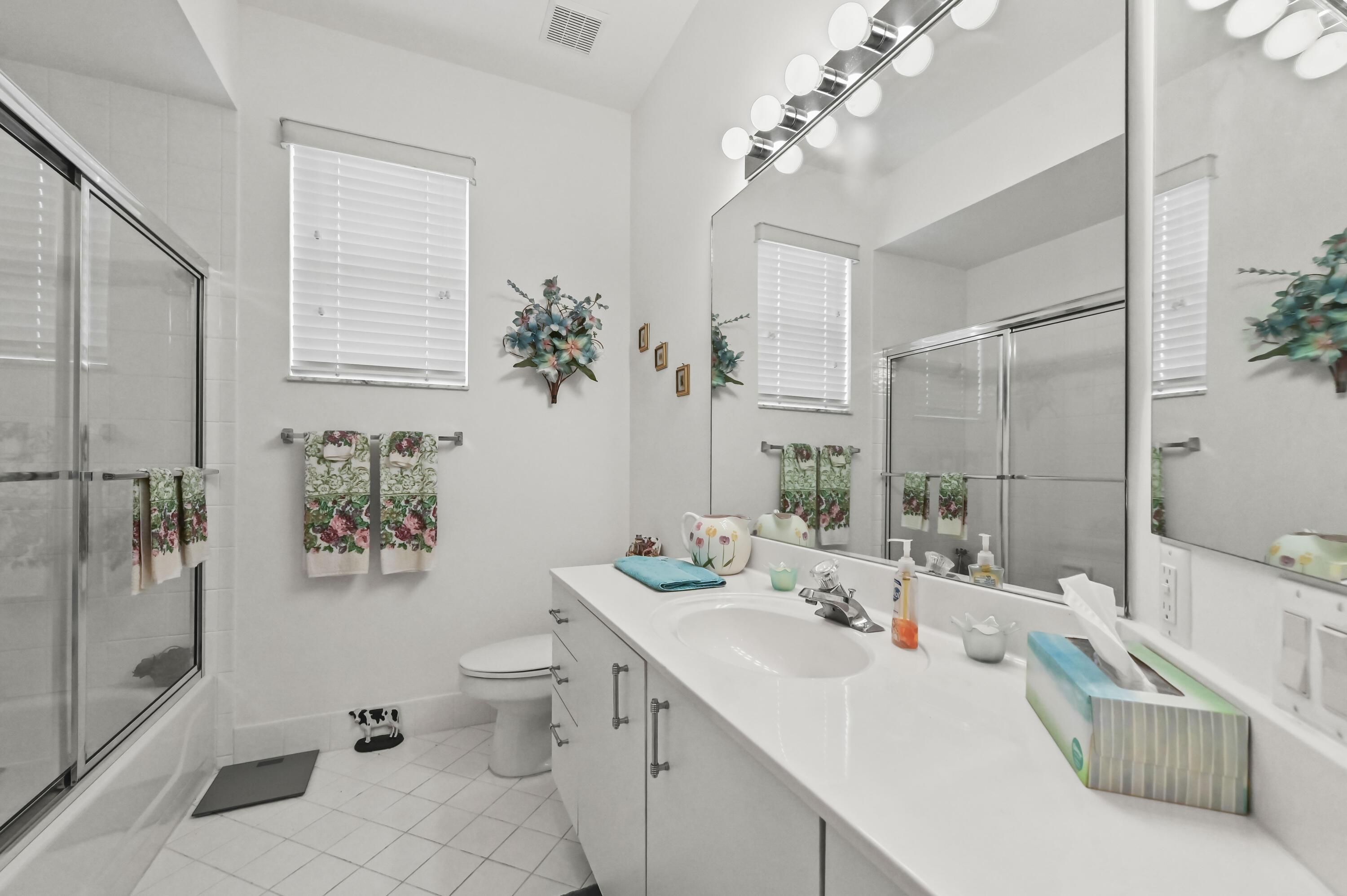 12697 Maypan Drive Boca Raton, FL 33428 - Photo 21 of 32 22 Bathroom 01
