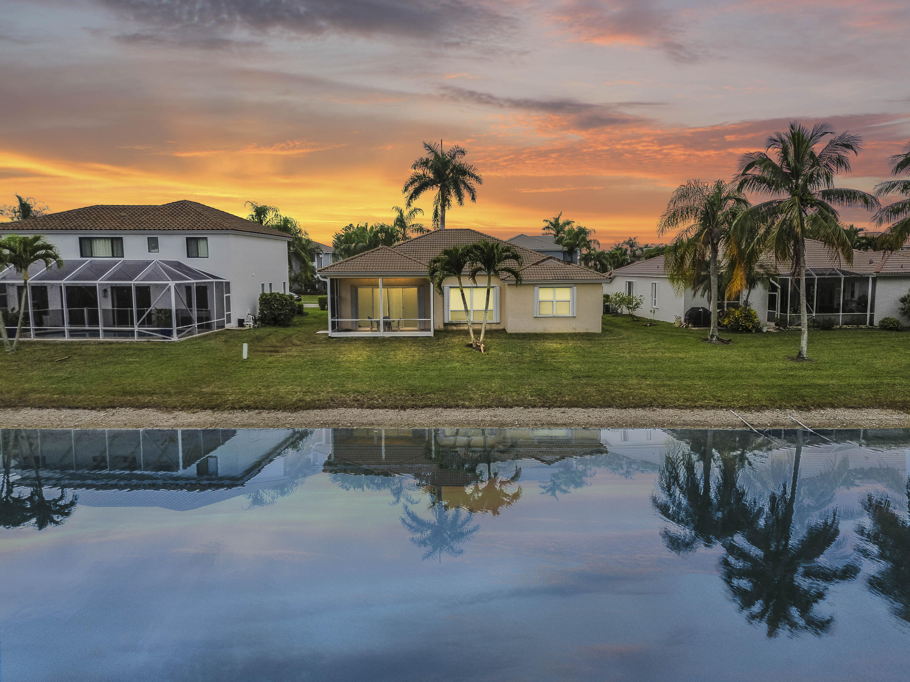 12697 Maypan Drive Boca Raton, FL 33428 - Photo 4 of 32 51 twilight 03