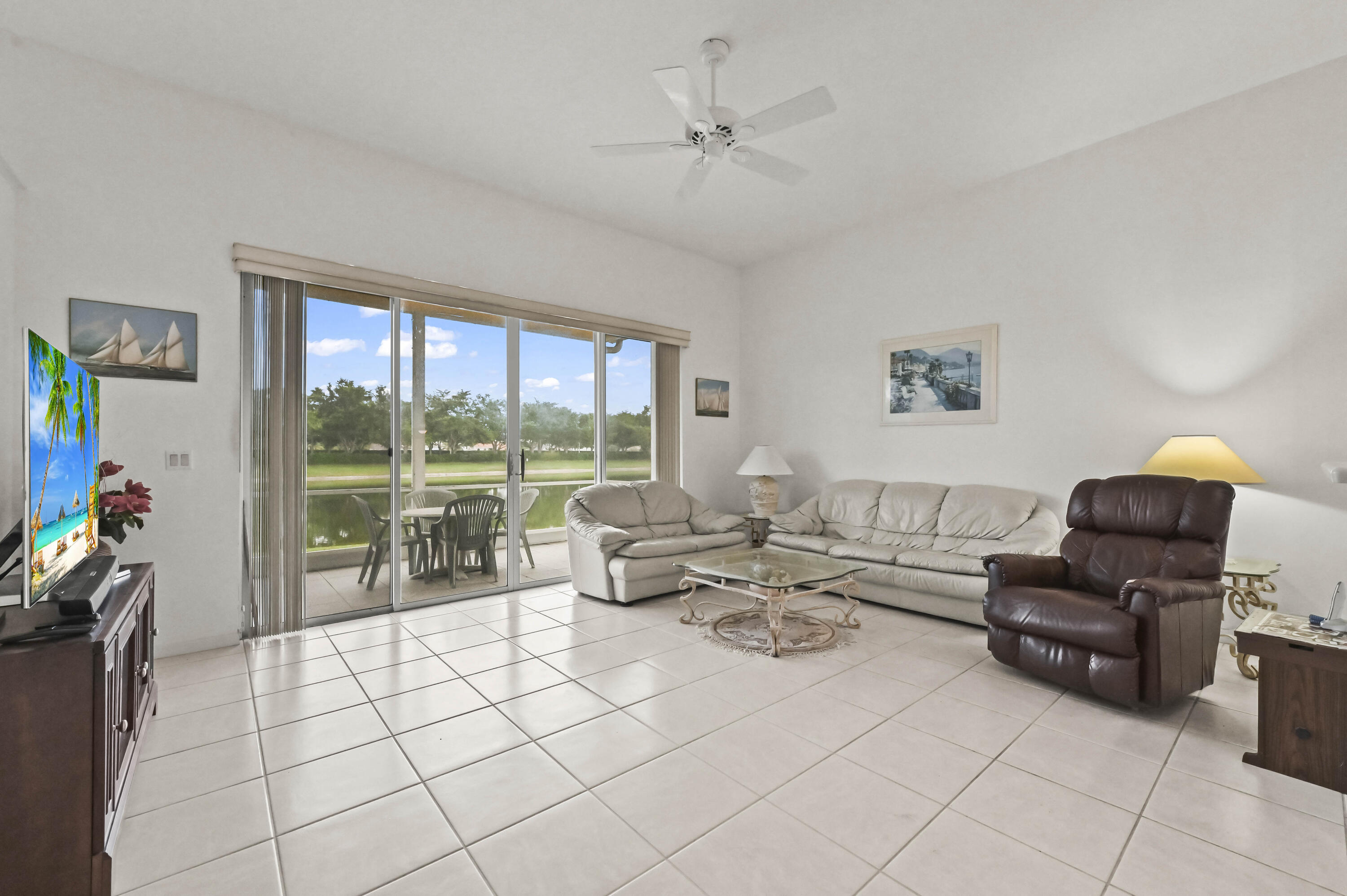 12697 Maypan Drive Boca Raton, FL 33428 - Photo 10 of 32 27 Family Room 01