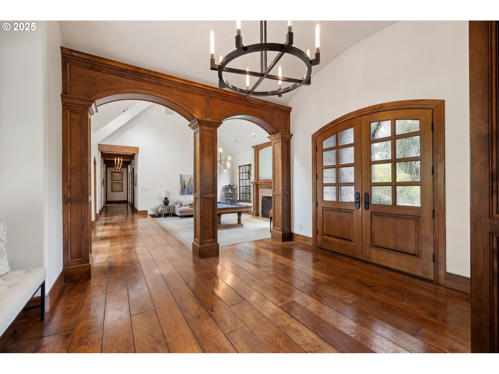 5564 Southwest Prosperity Park Road Tualatin, OR 97062 - Photo 3 of 47 Entrance/Foyer
