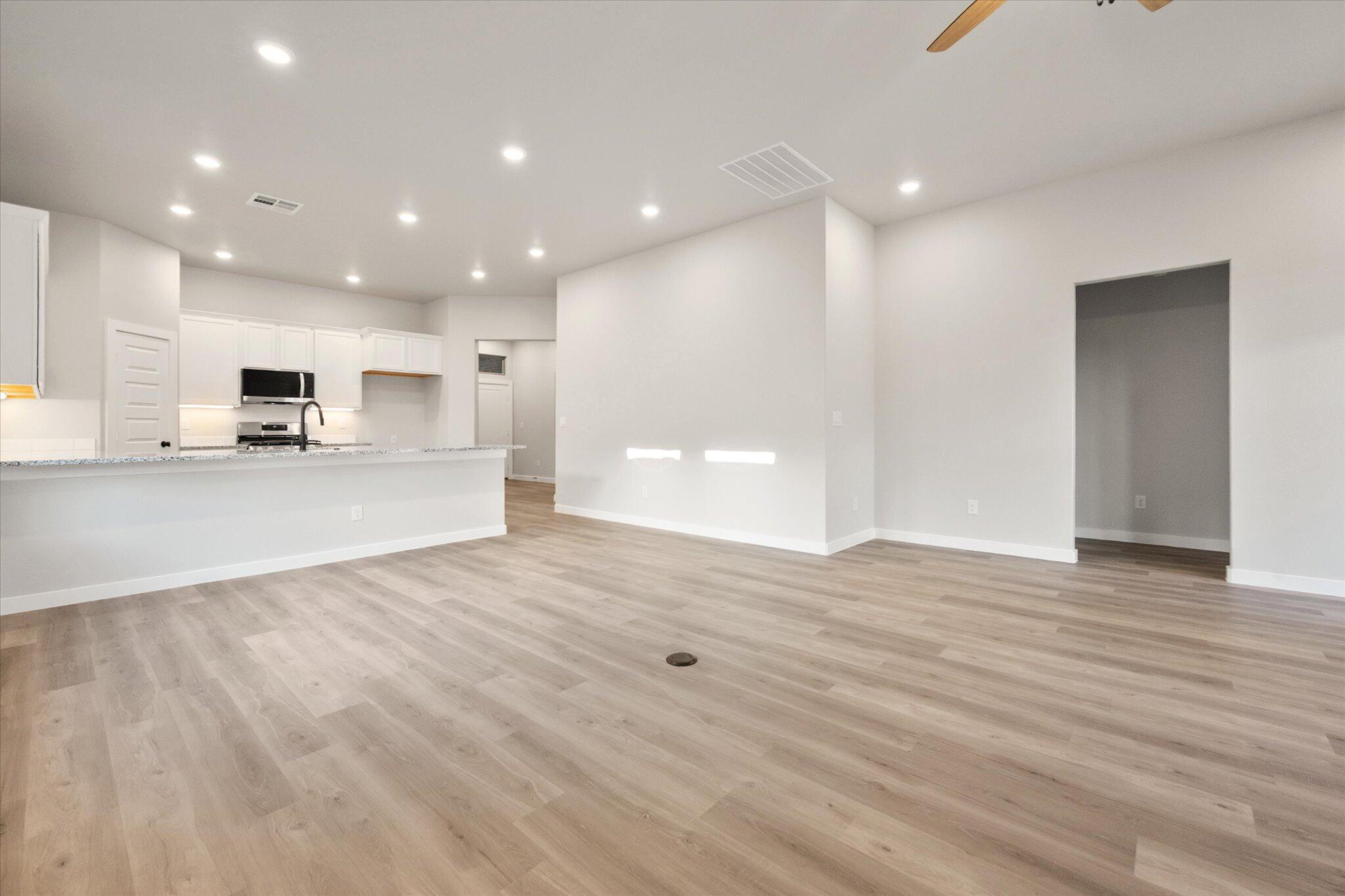 6815 54th Street Lubbock, TX 79407 - Photo 9 of 21 17-6815 54th_7102