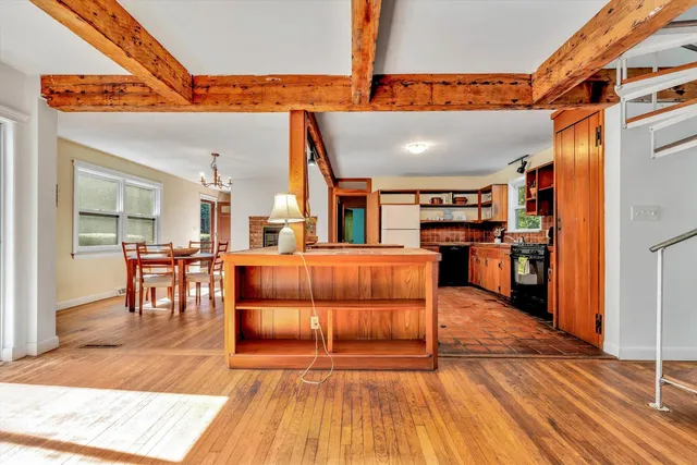 $699,000 | 10 Shanks Pond Road, Falmouth, MA 02540