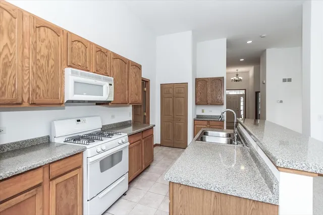 $379,900 | 202 Braeburn Circle, Sugar Grove, IL 60554