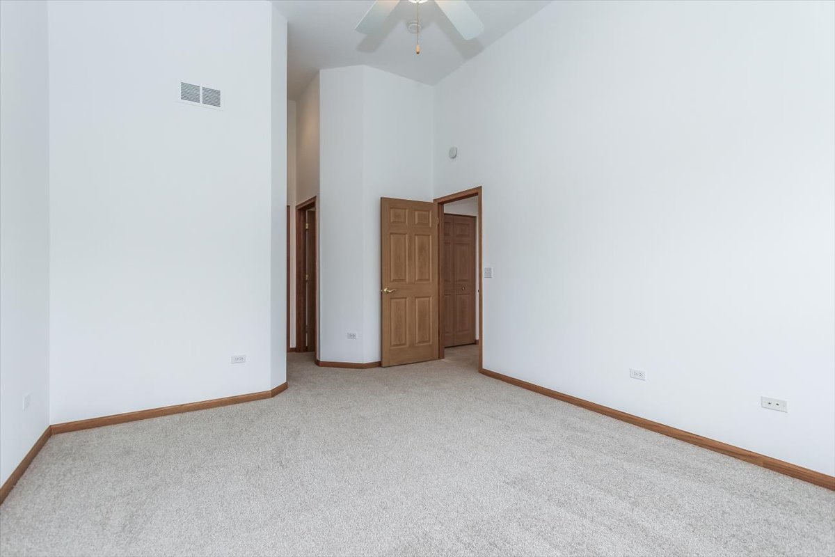 202 Braeburn Circle Sugar Grove, IL 60554 - Photo 16 of 25