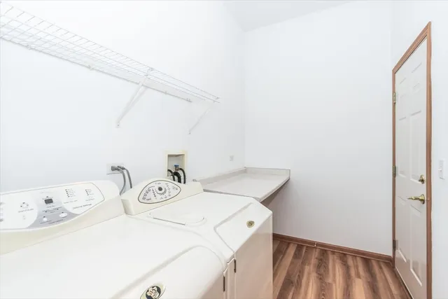 $379,900 | 202 Braeburn Circle, Sugar Grove, IL 60554