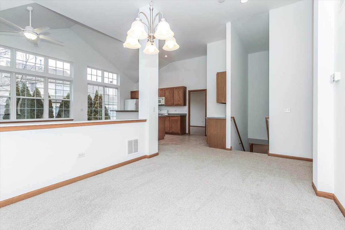 202 Braeburn Circle Sugar Grove, IL 60554 - Photo 5 of 25