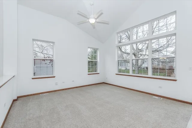 $379,900 | 202 Braeburn Circle, Sugar Grove, IL 60554