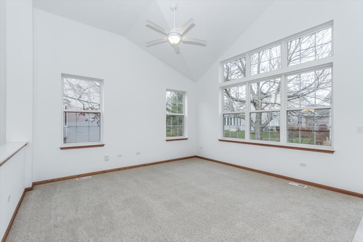 202 Braeburn Circle Sugar Grove, IL 60554 - Photo 6 of 25