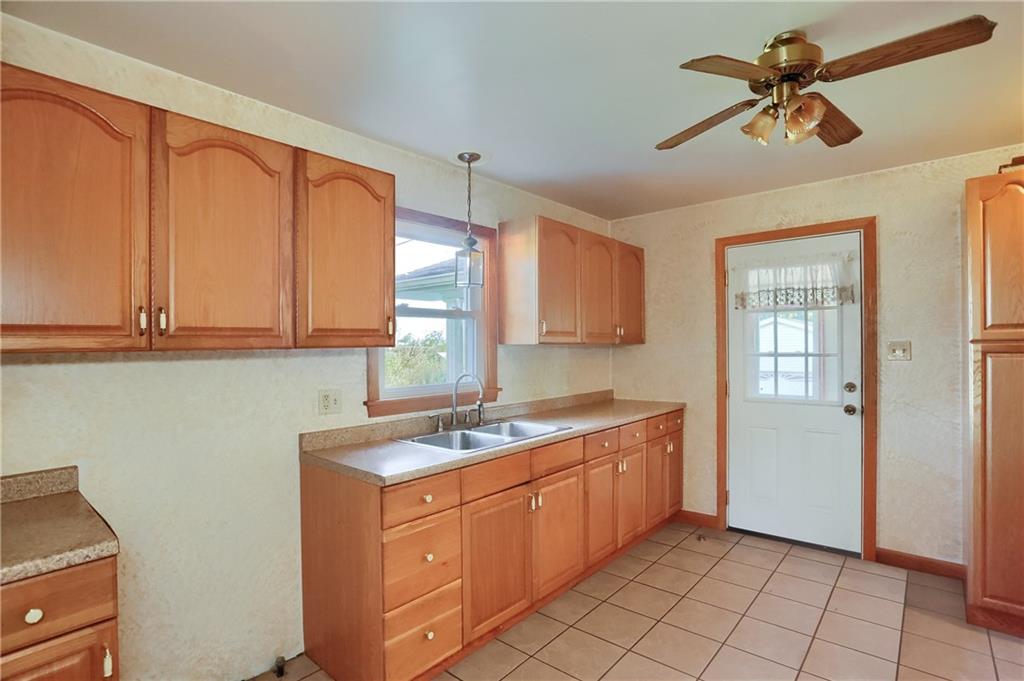 54 Davidson Lane Bessemer, PA 16112 - Photo 10 of 22