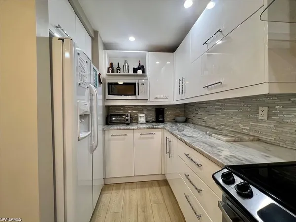 $4,900 | 1120 Sarah Jean Circle, Unit B205, Naples, FL 34110