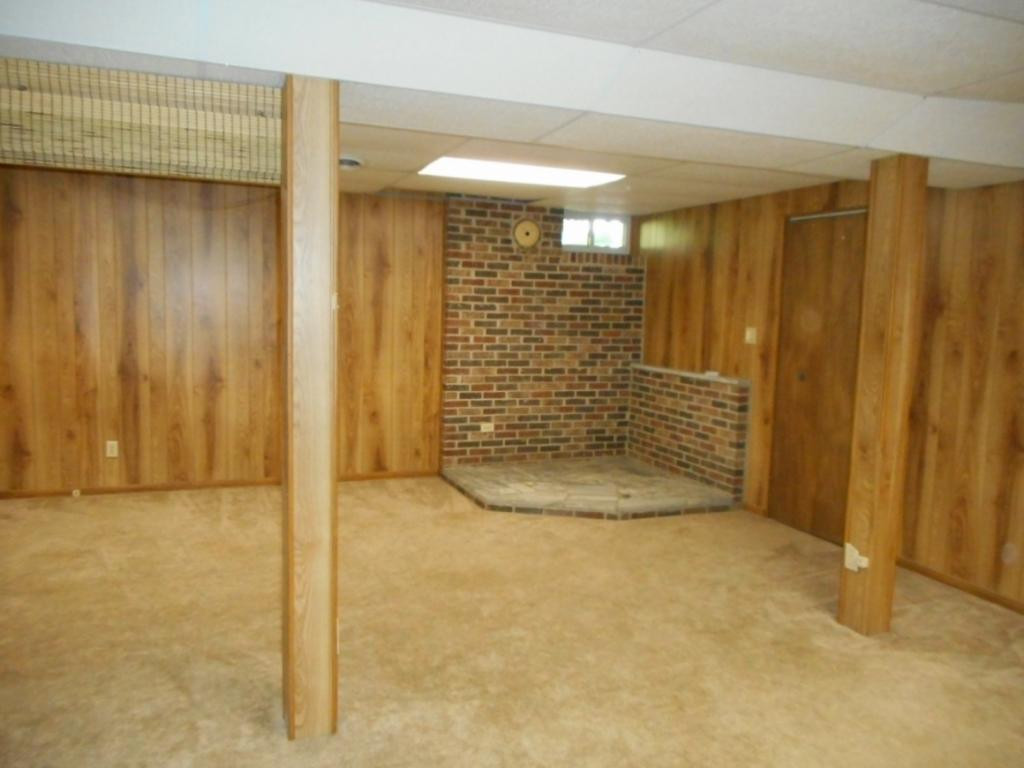 170 Greendale Road Johnson City, TN 37601 - Photo 16 of 31 Downstairs den