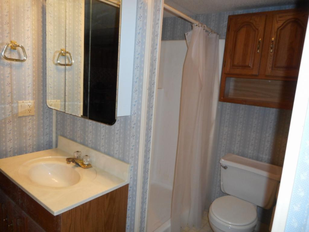 170 Greendale Road Johnson City, TN 37601 - Photo 18 of 31 Downstairs bath