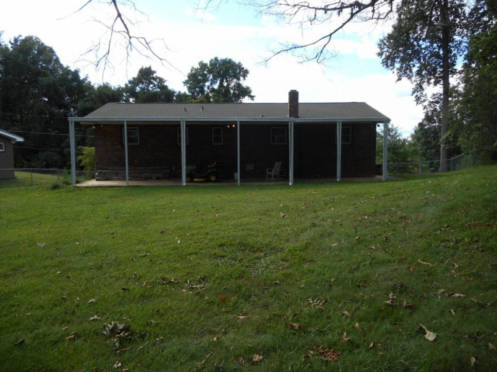170 Greendale Road Johnson City, TN 37601 - Photo 24 of 31 Large covered back patio