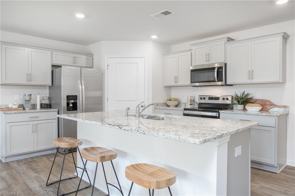134 Chessie Road Mocksville, NC 27028 - Photo 4 of 27 Kitchen