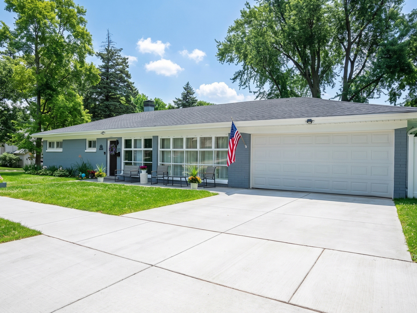 323 East Taylor Road Lombard, IL 60148 - Photo 1 of 30
