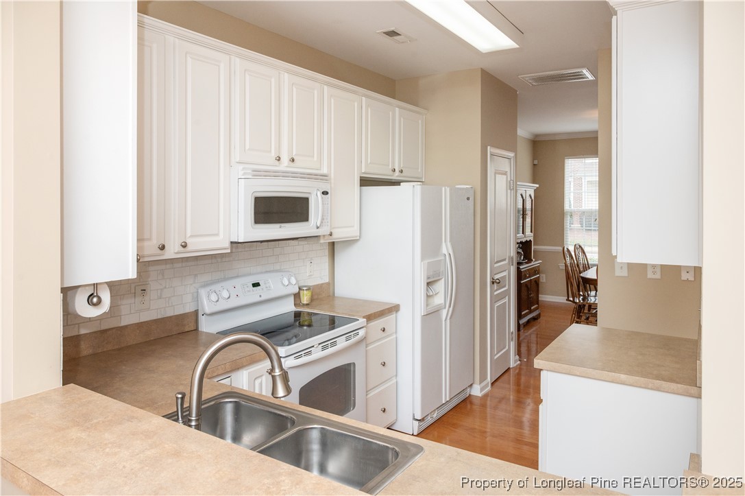 5229 Moonview Court Raleigh, NC 27606 - Photo 5 of 38