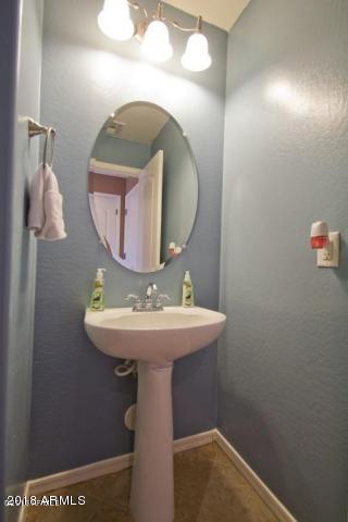 4151 East Trigger Way Gilbert, AZ 85297 - Photo 14 of 25 Bathroom