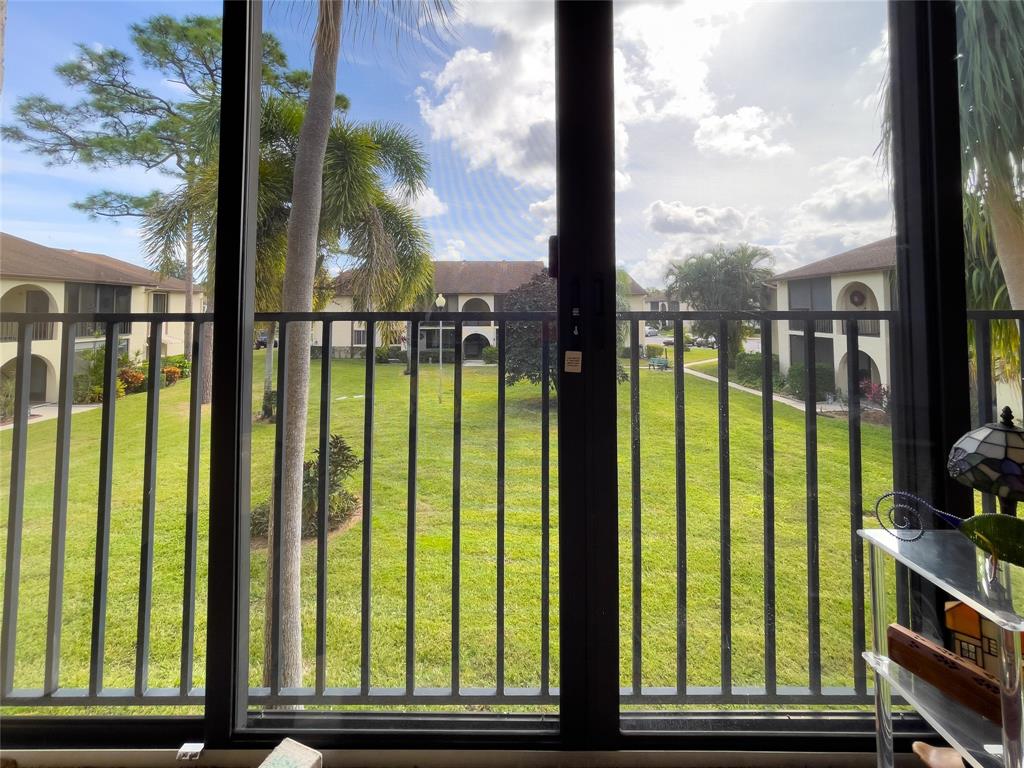 329 Knotty Pine Circle, Unit C2 Greenacres, FL 33463 - Photo 12 of 39