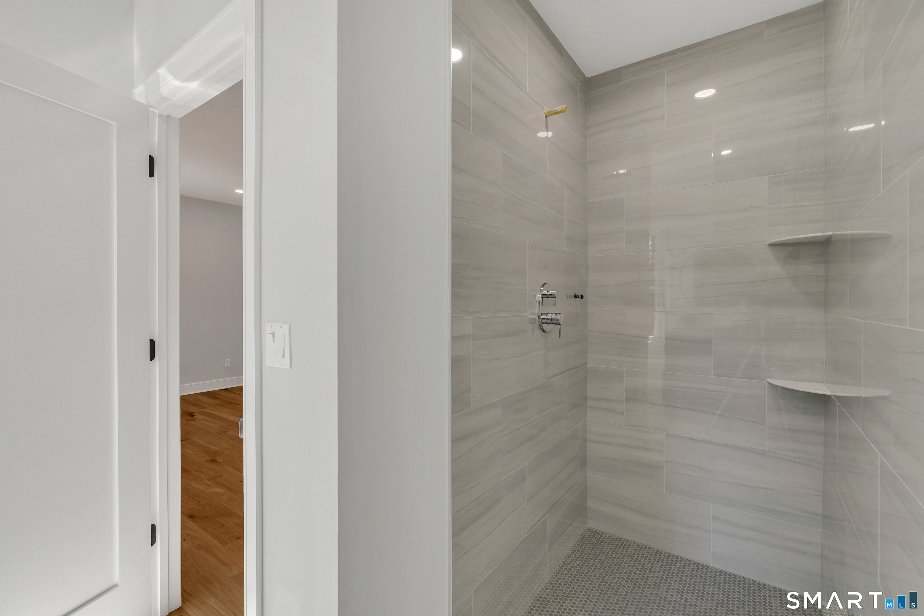 1054 Mill Plain Road Fairfield, CT 06824 - Photo 32 of 40 Gallery Image 32