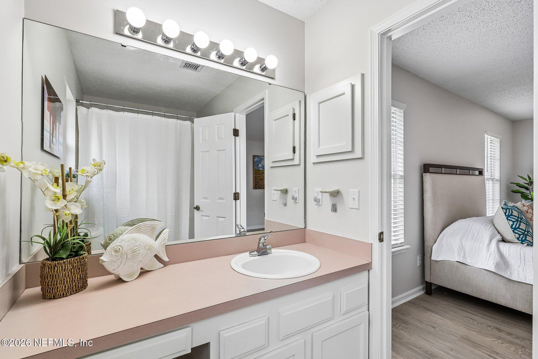 7180 Ridgeglen Court Jacksonville, FL 32216 - Photo 27 of 53 Primary Bathroom