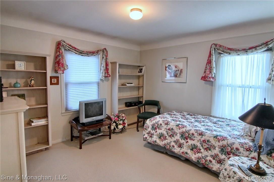 343 Ridgemont Road Grosse Pointe, MI 48236 - Photo 11 of 26 2nd_Bedroom.jpg